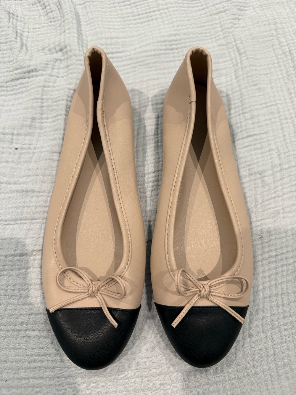 H&M Classic Two-Tone Ballet Flats - Beige and Black
